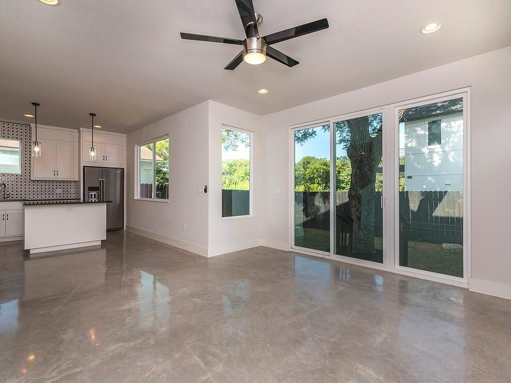 1182 Ridgeway Drive Unit A