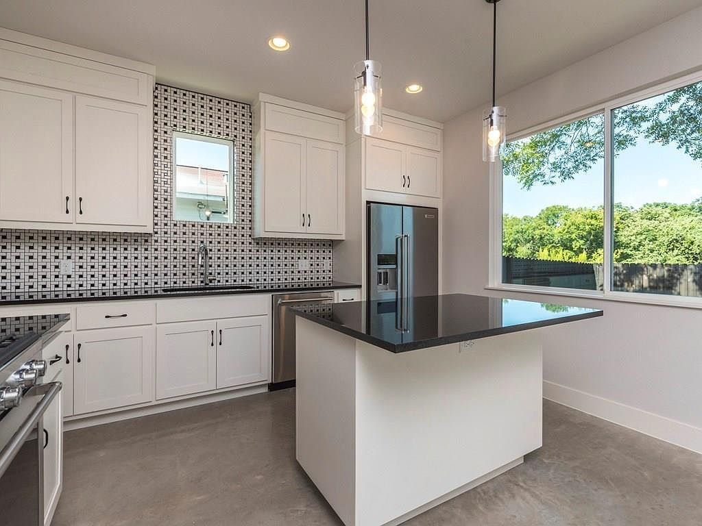 1182 Ridgeway Drive Unit A