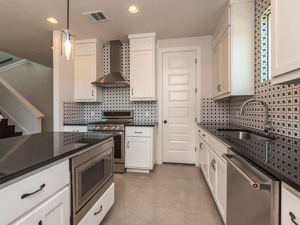 1182 Ridgeway Drive Unit A