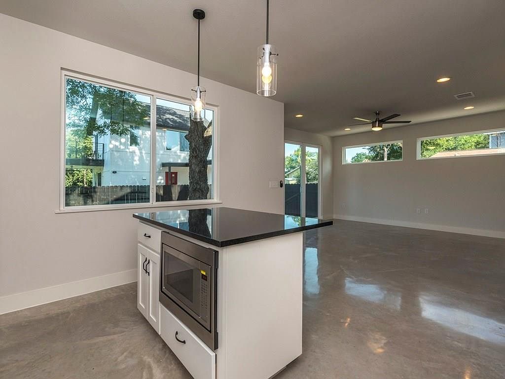1182 Ridgeway Drive Unit A
