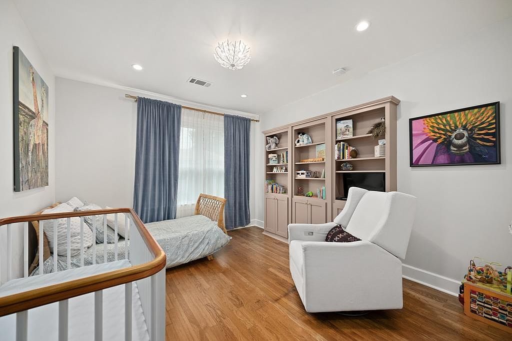 1908 W 37th Street