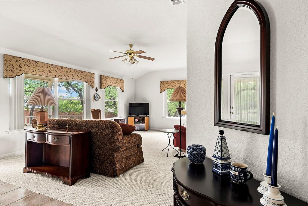 2601 Warren Cove