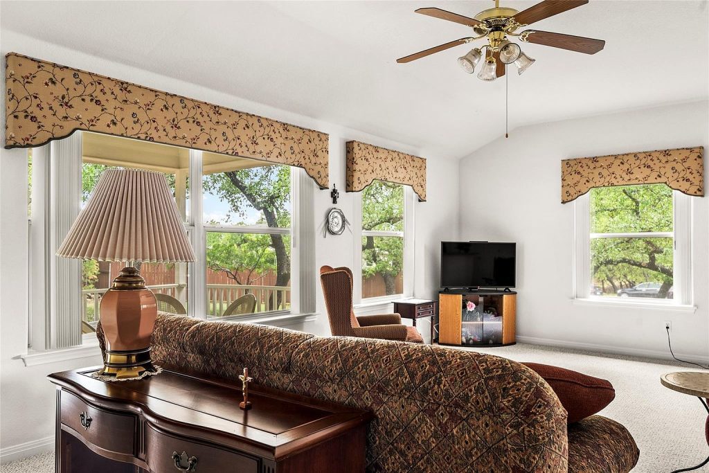 2601 Warren Cove