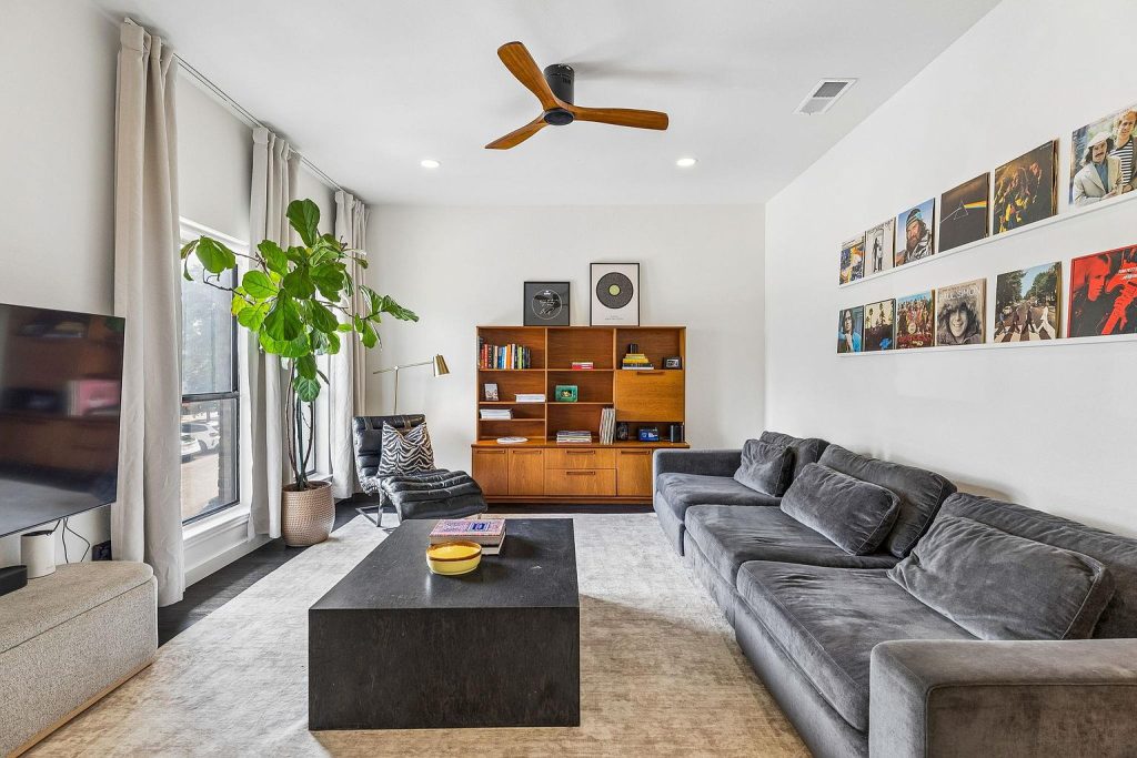 1404 Norwalk Lane APT 204