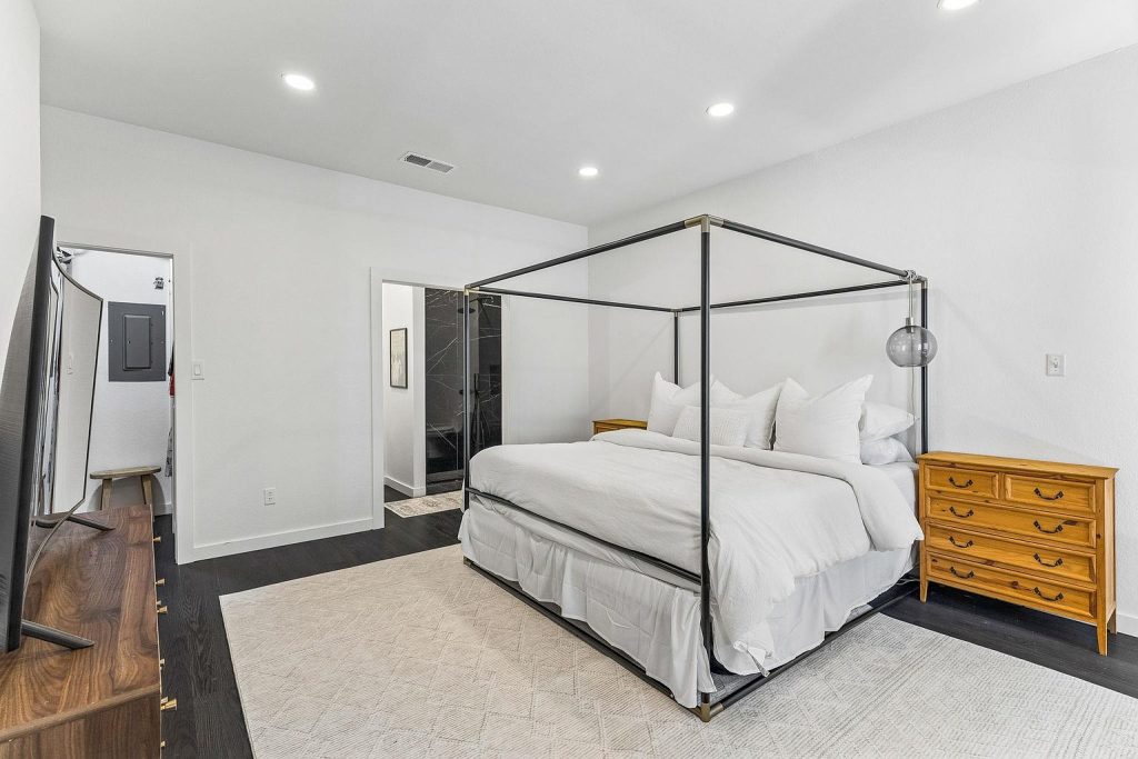 1404 Norwalk Lane APT 204
