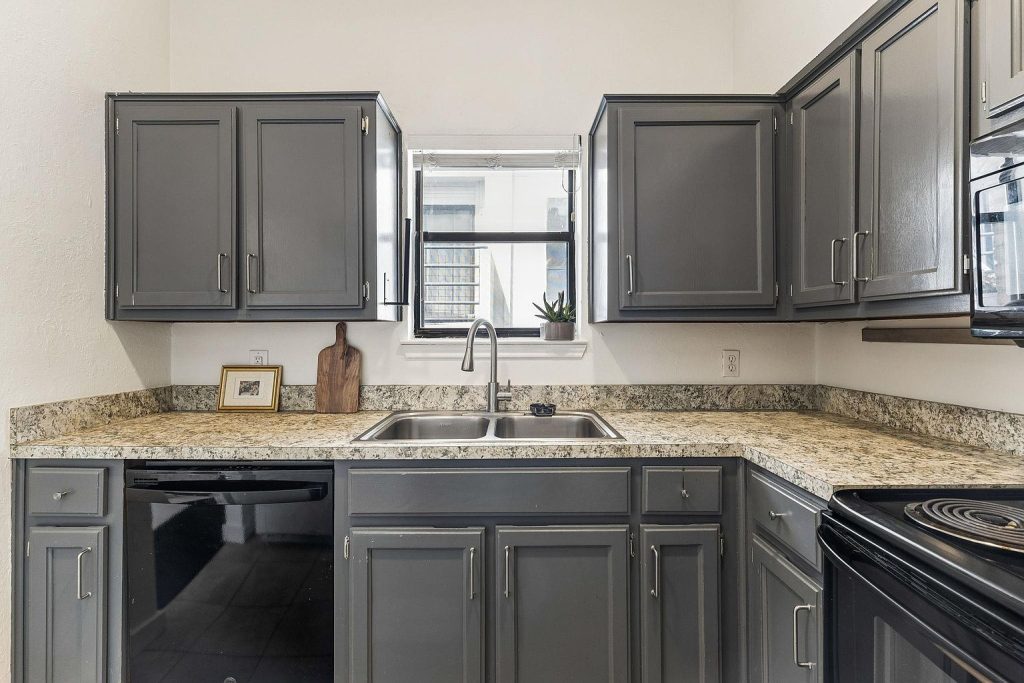 1404 Norwalk Lane APT 204