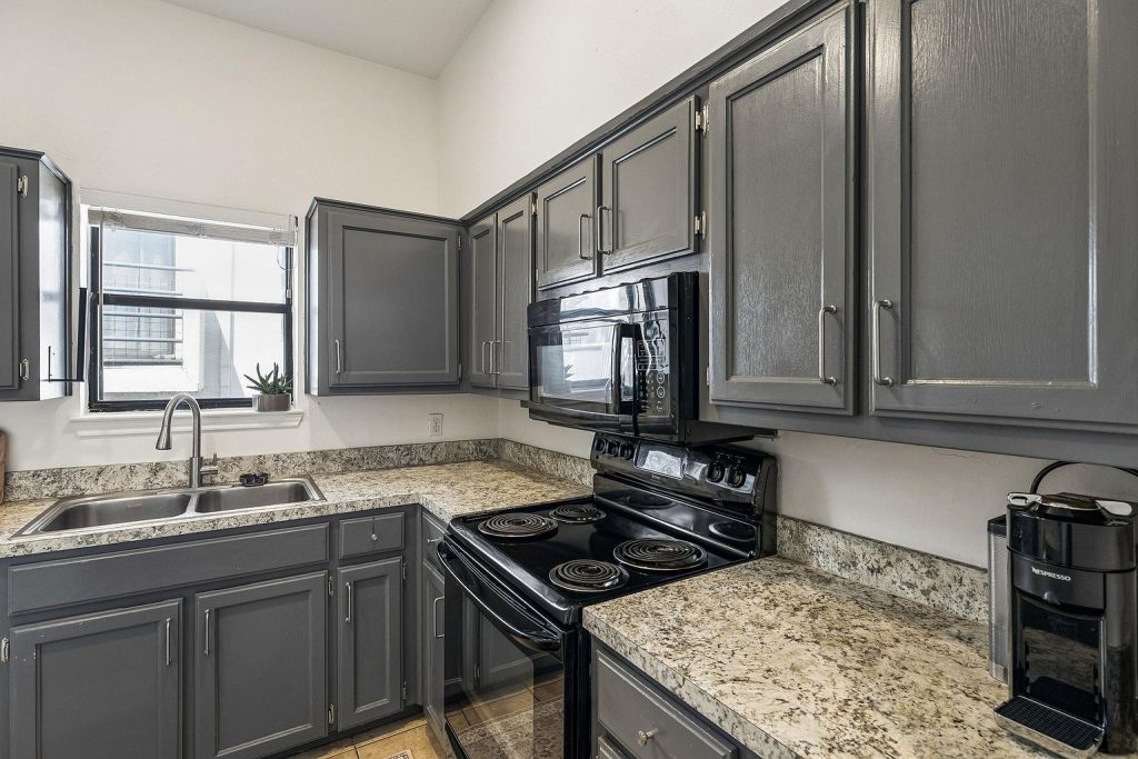 1404 Norwalk Lane APT 204