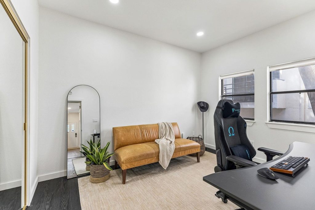 1404 Norwalk Lane APT 204