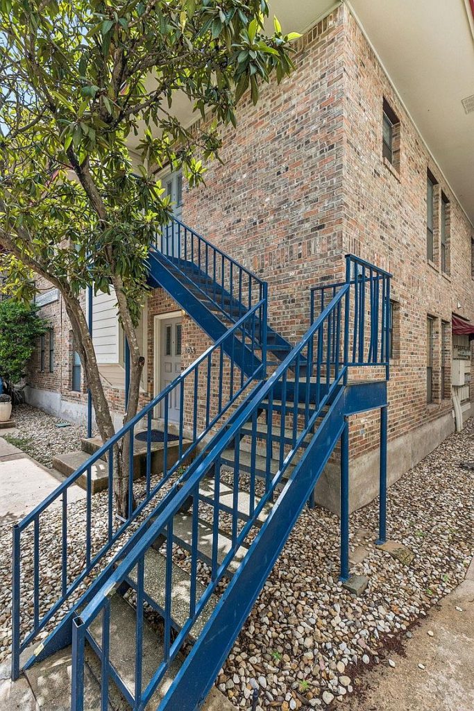 1404 Norwalk Lane APT 204