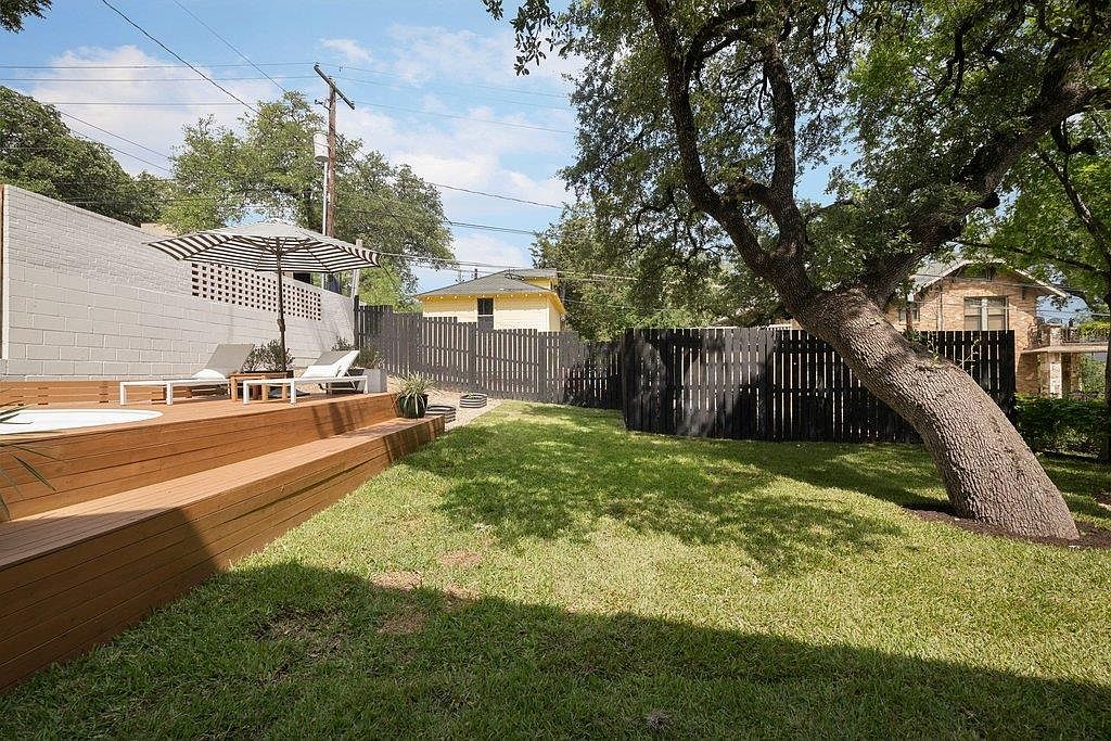 1304 Travis Heights Boulevard