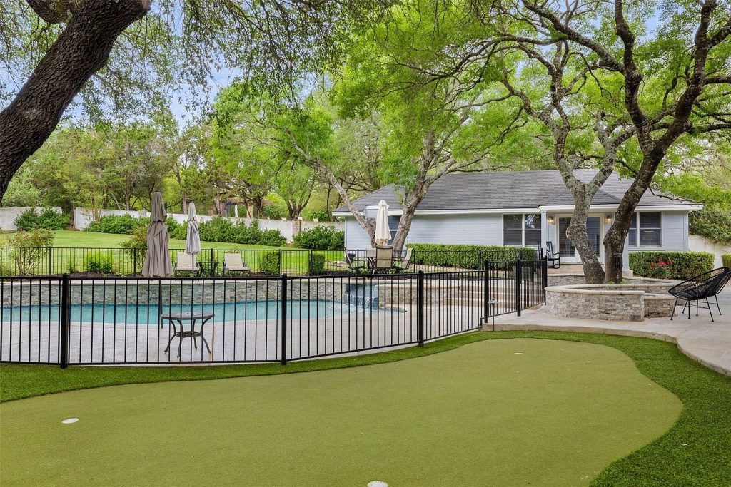 7609 Sandia Loop