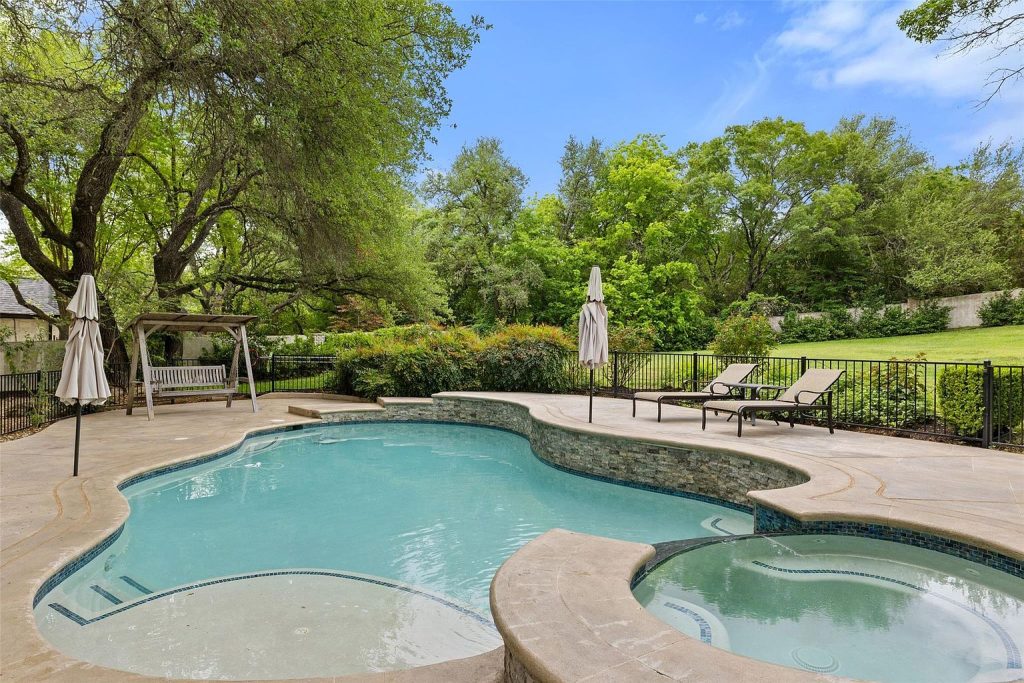 7609 Sandia Loop