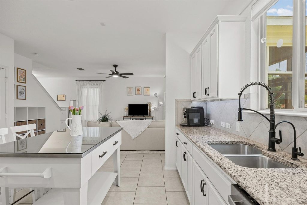 2601 Chandler Creek Boulevard Unit 11