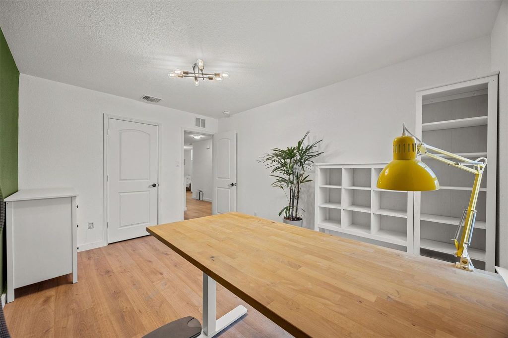 2601 Chandler Creek Boulevard Unit 11