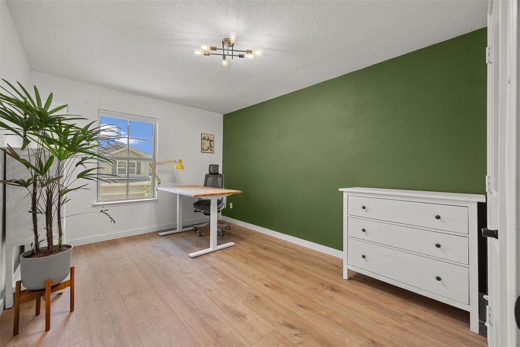 2601 Chandler Creek Boulevard Unit 11