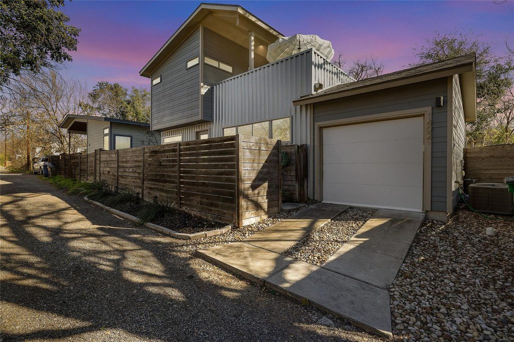 1402 Singleton Avenue #B