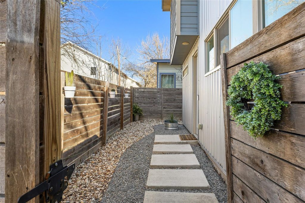1402 Singleton Avenue #B