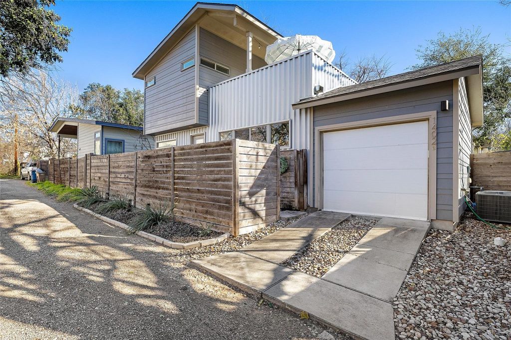 1402 Singleton Avenue #B