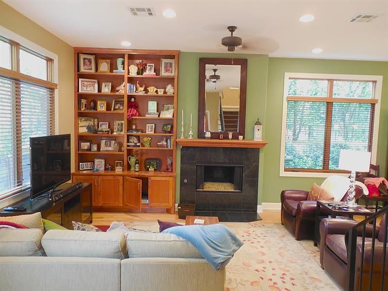 2913 Cherry Lane