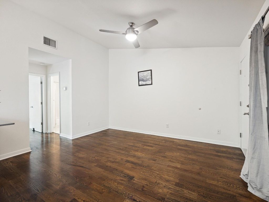 1503 W 9th Street APT 204