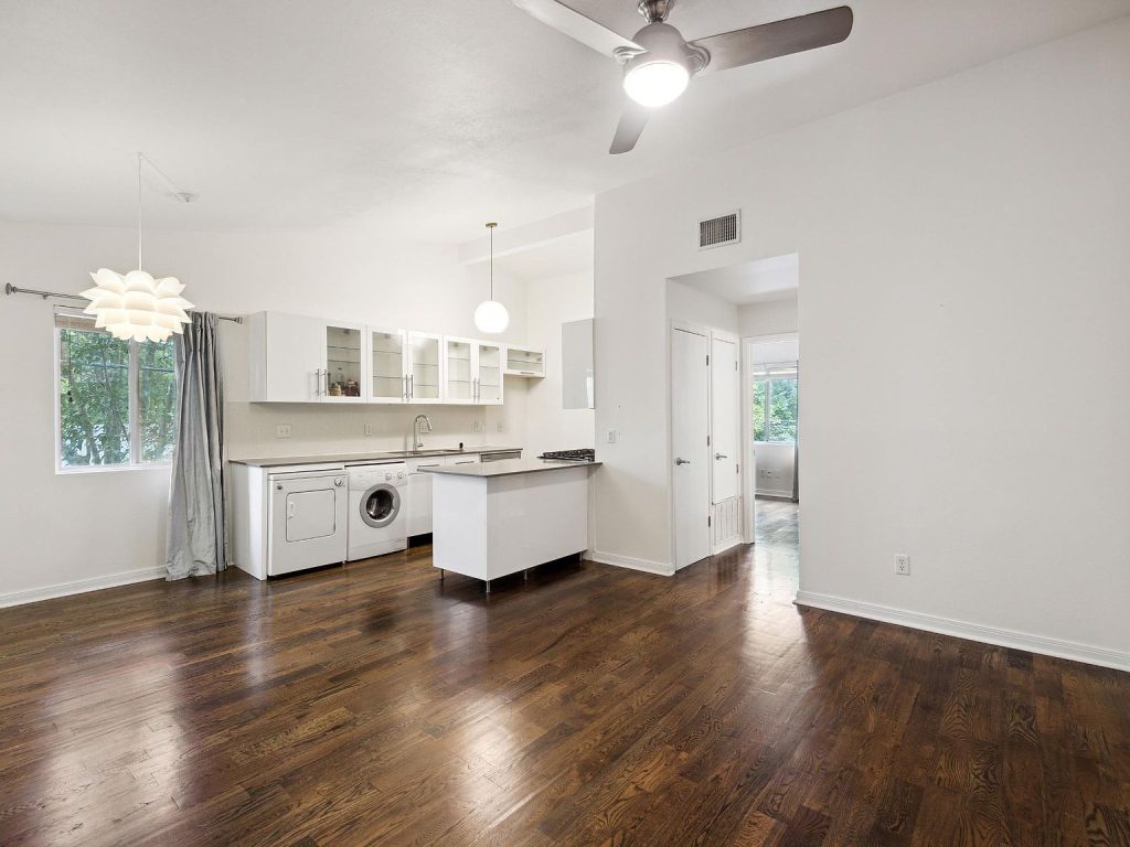 1503 W 9th Street APT 204