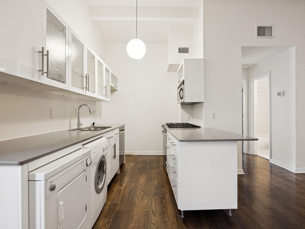 1503 W 9th Street APT 204