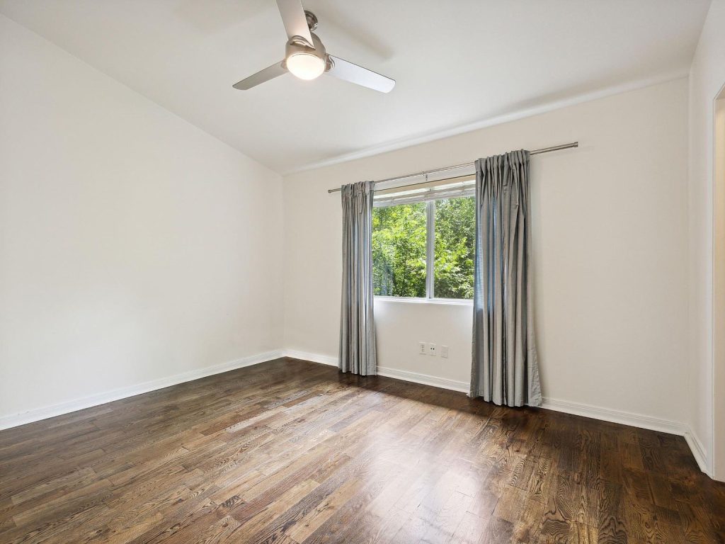1503 W 9th Street APT 204