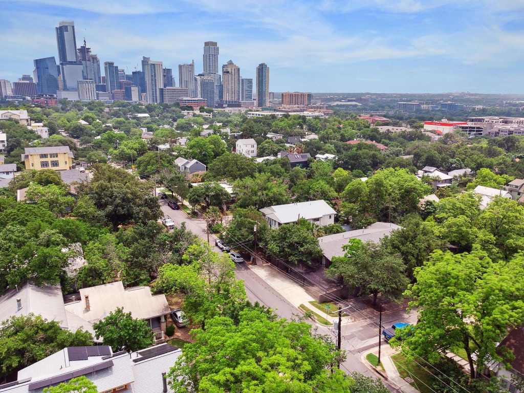 1503 W 9th Street APT 204