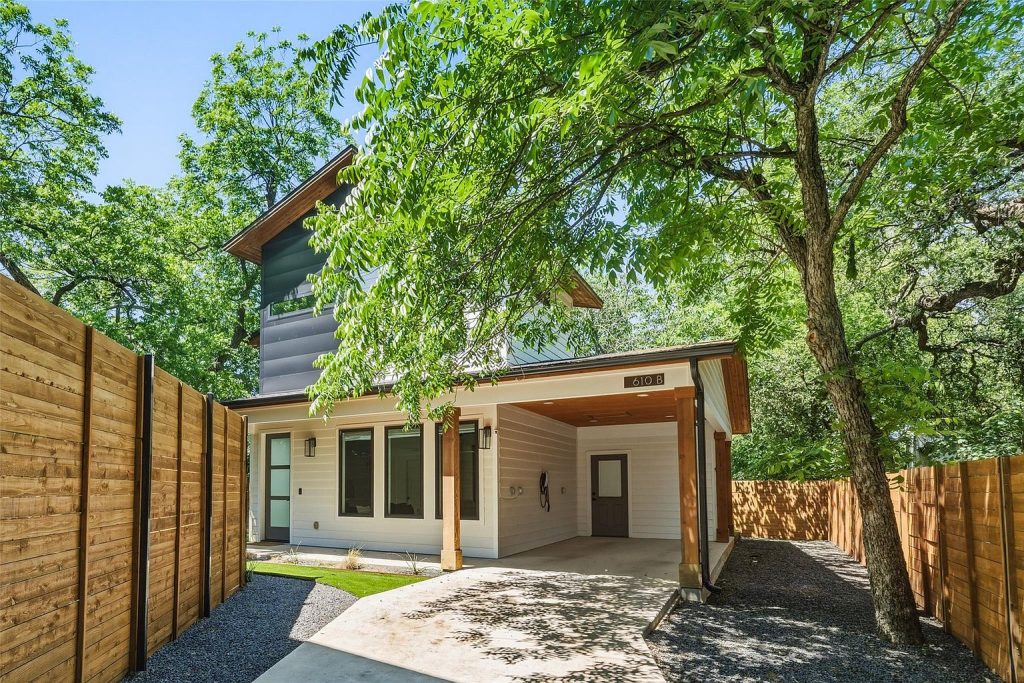 610 Clifford Drive #B