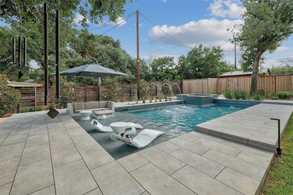 4703 Highland Terrace