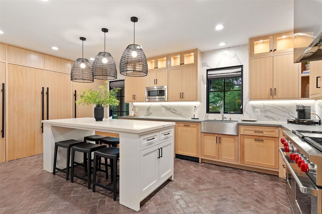 4703 Highland Terrace