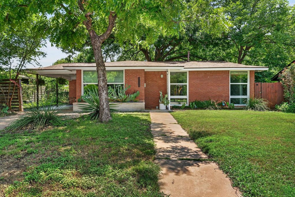 6215 Peggy Street