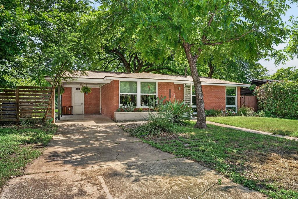 6215 Peggy Street