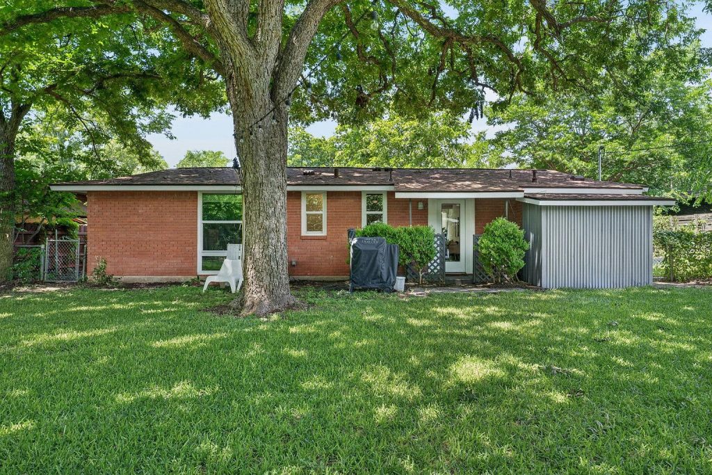 6215 Peggy Street