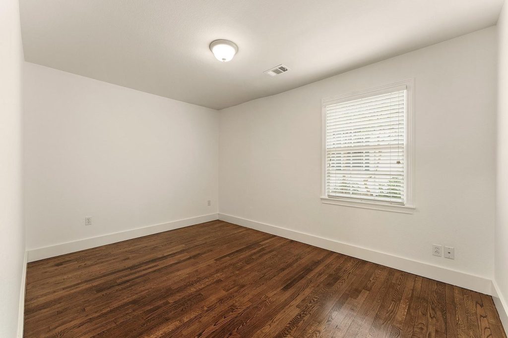 1204 W 22nd 1/2 Street