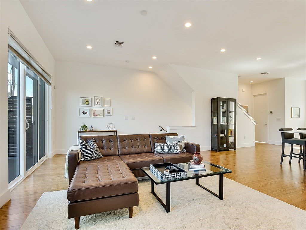 1801 E 2nd Street Unit 9