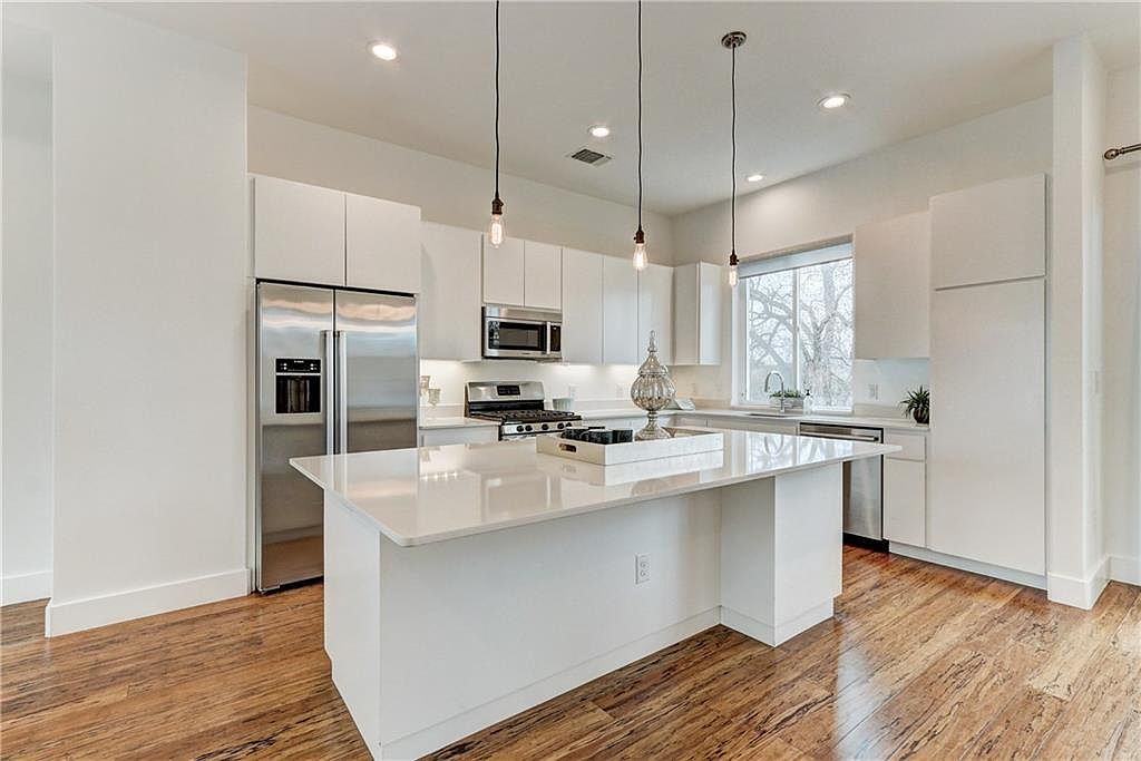 1801 E 2nd Street Unit 9