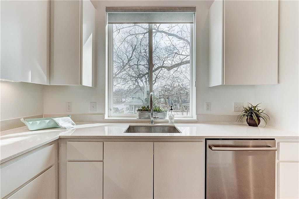 1801 E 2nd Street Unit 9