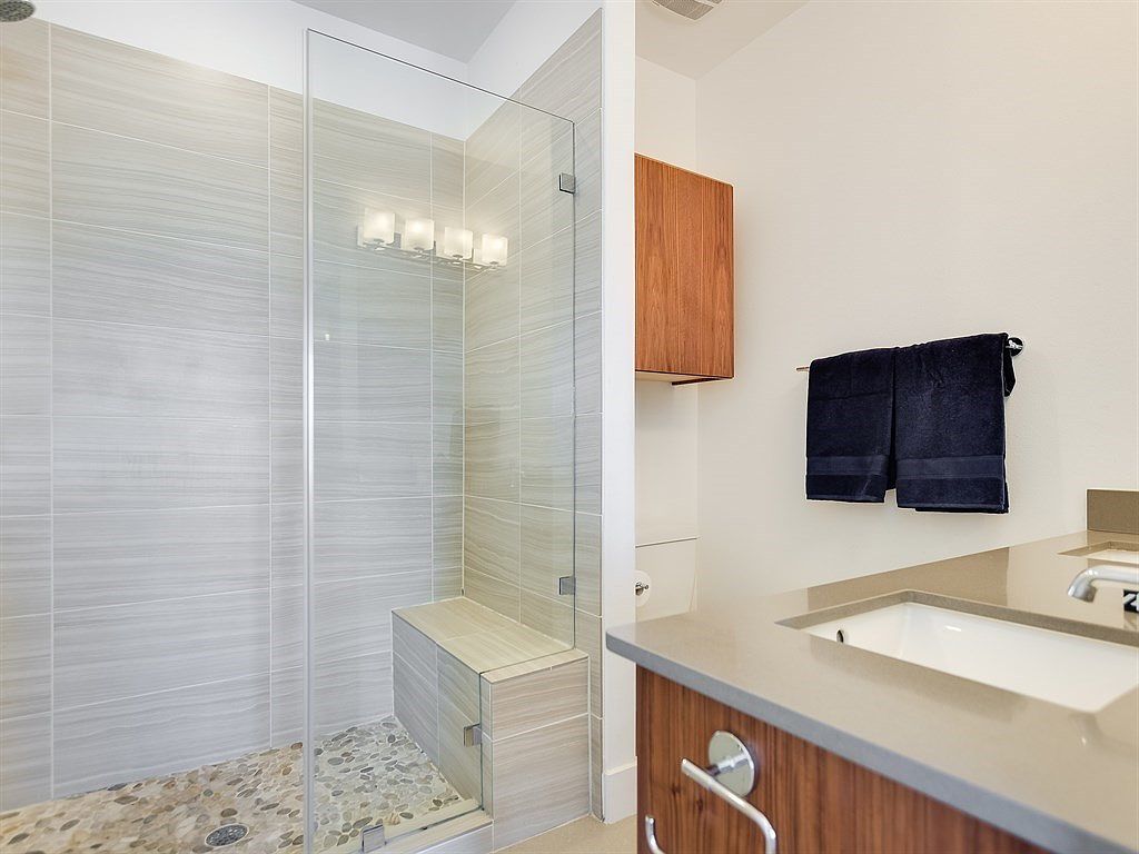 1801 E 2nd Street Unit 9