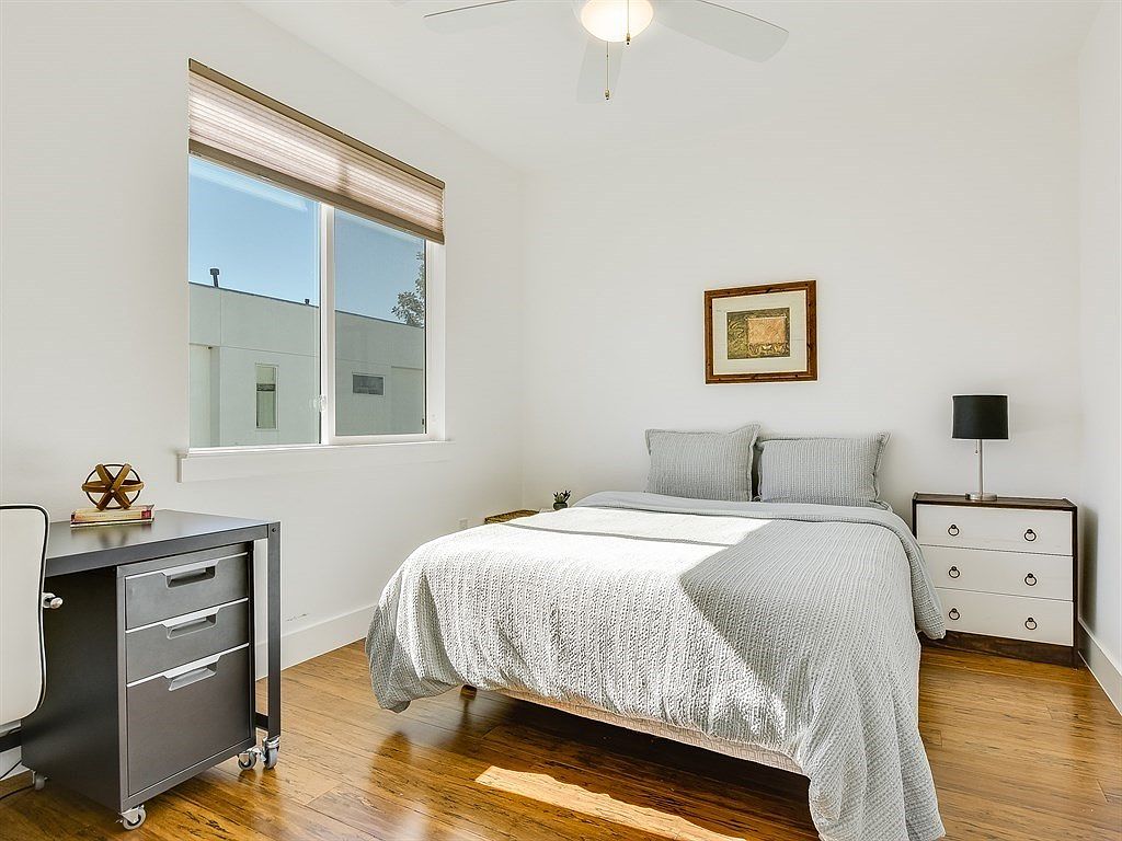 1801 E 2nd Street Unit 9