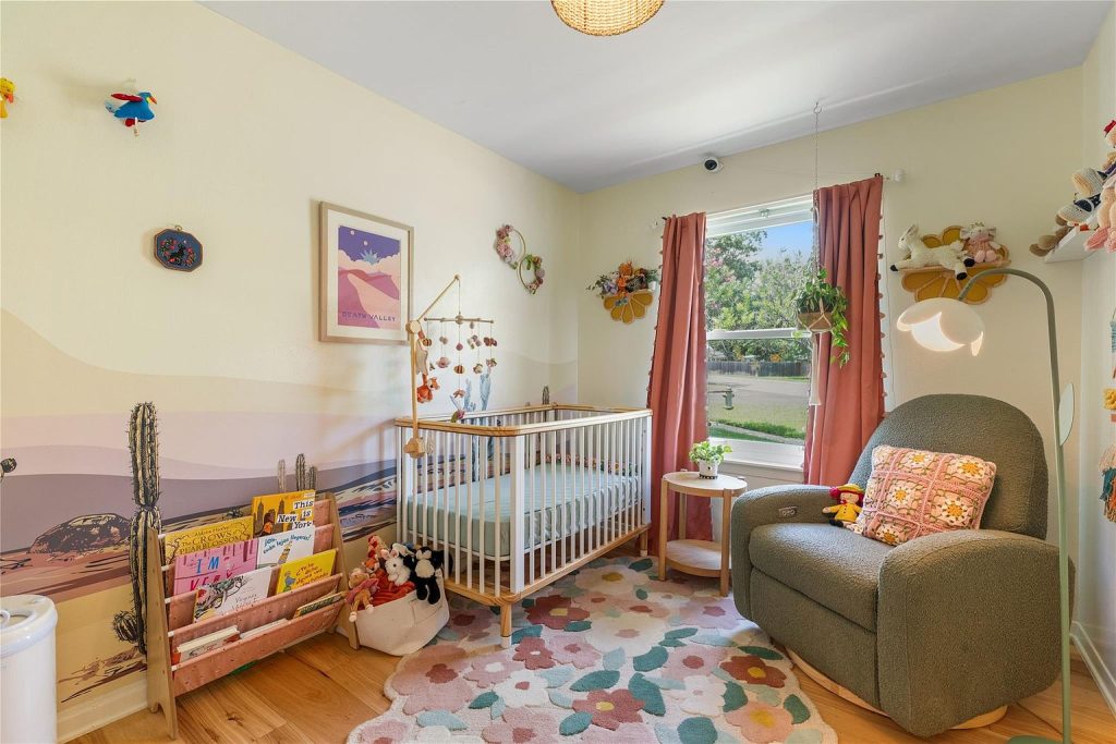 7523 Meadowview Lane