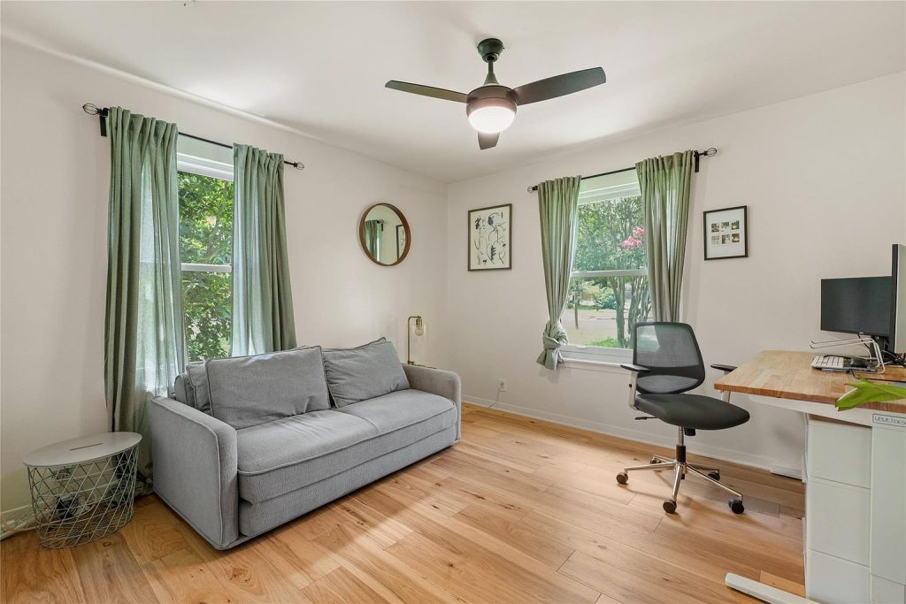 7523 Meadowview Lane