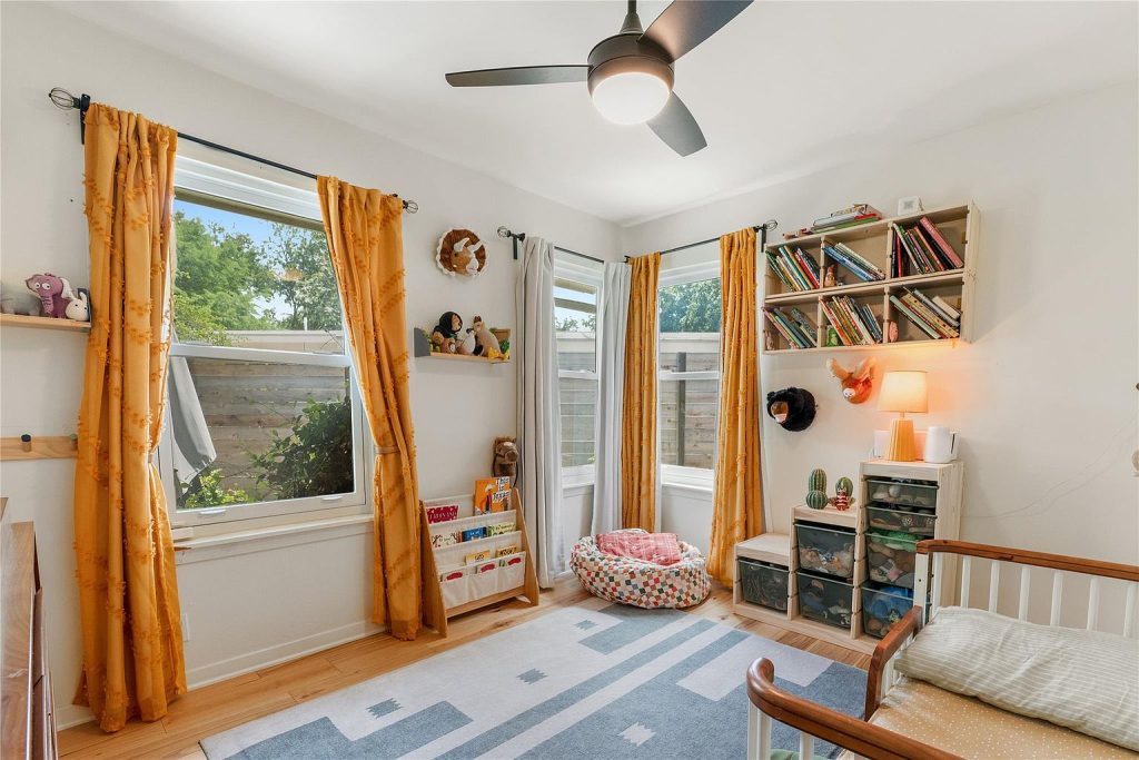 7523 Meadowview Lane