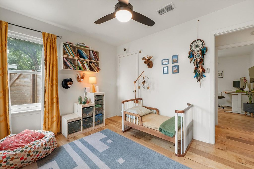 7523 Meadowview Lane