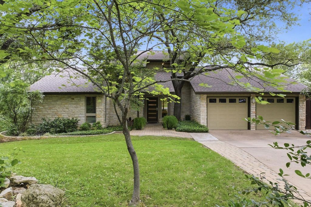2615 Deerfoot Trail