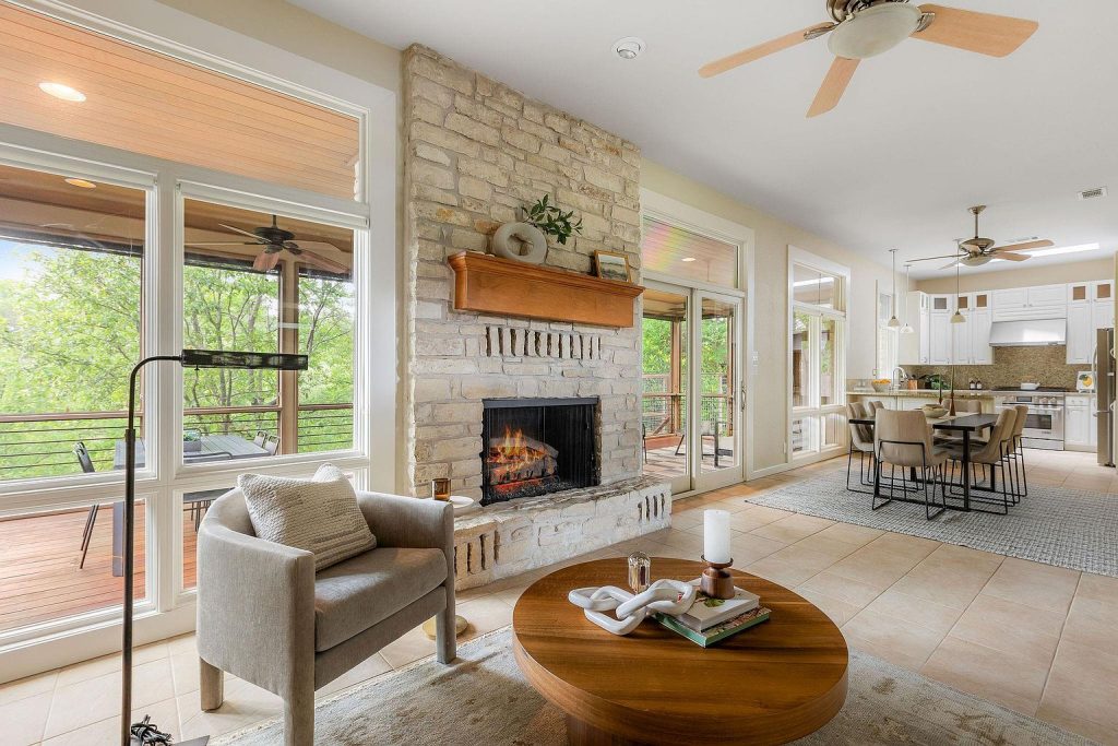 2615 Deerfoot Trail