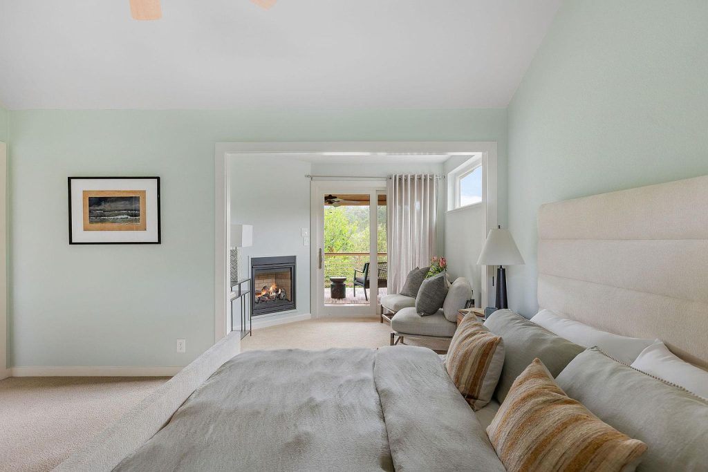 2615 Deerfoot Trail