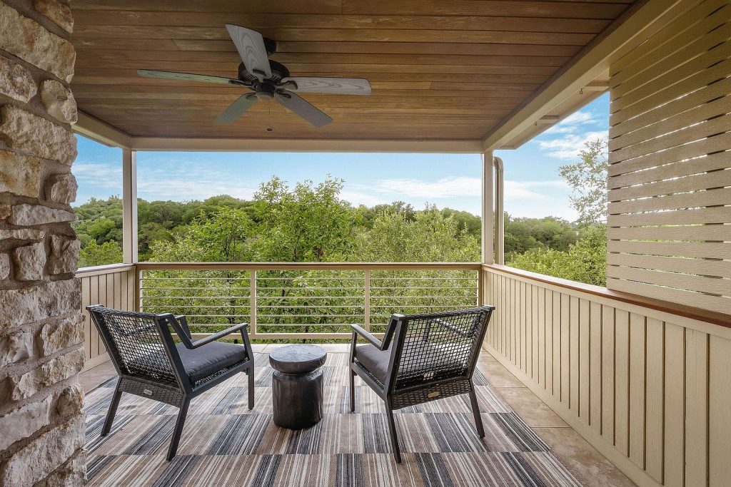 2615 Deerfoot Trail
