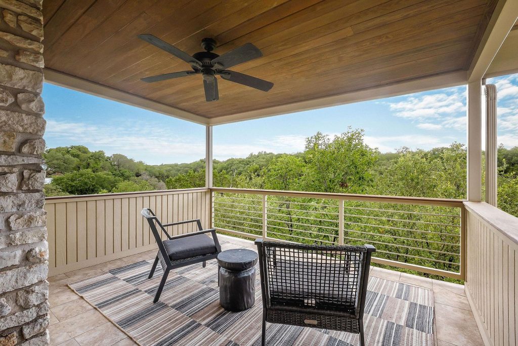 2615 Deerfoot Trail