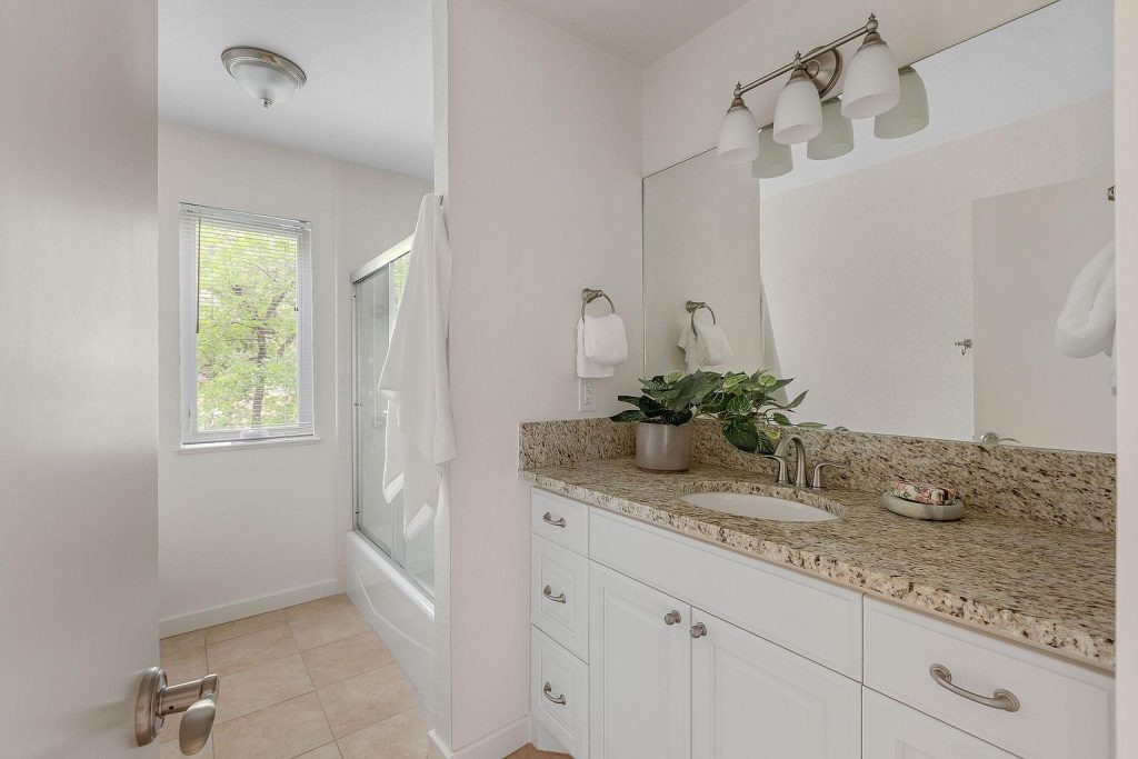 2615 Deerfoot Trail